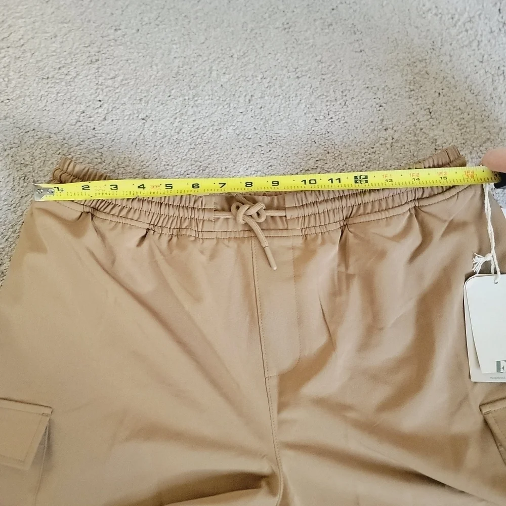 NWT Escape ESC Cargo Shorts M
